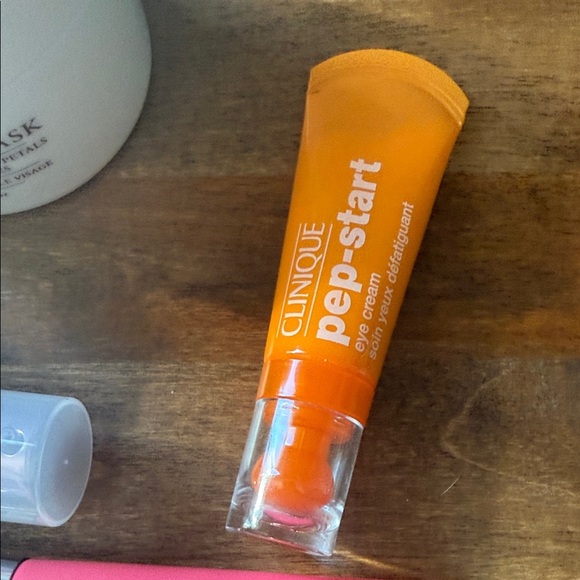 Makeup skincare bundle - Picture 11 of 12